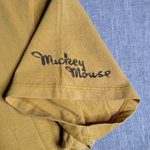 Walt Disney Mickey Mouse Donald Duck T-Shirt Size Medium Modern Retro Graphic - Picture 4 of 9